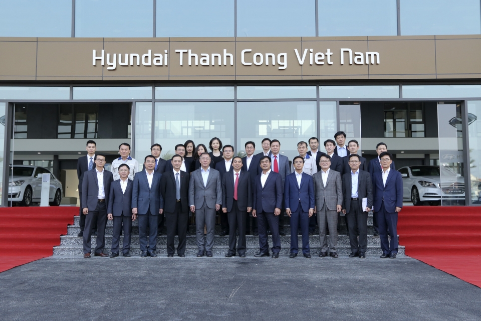 tap doan thanh cong ra mat bo nhan dien thuong hieu moi tc motor