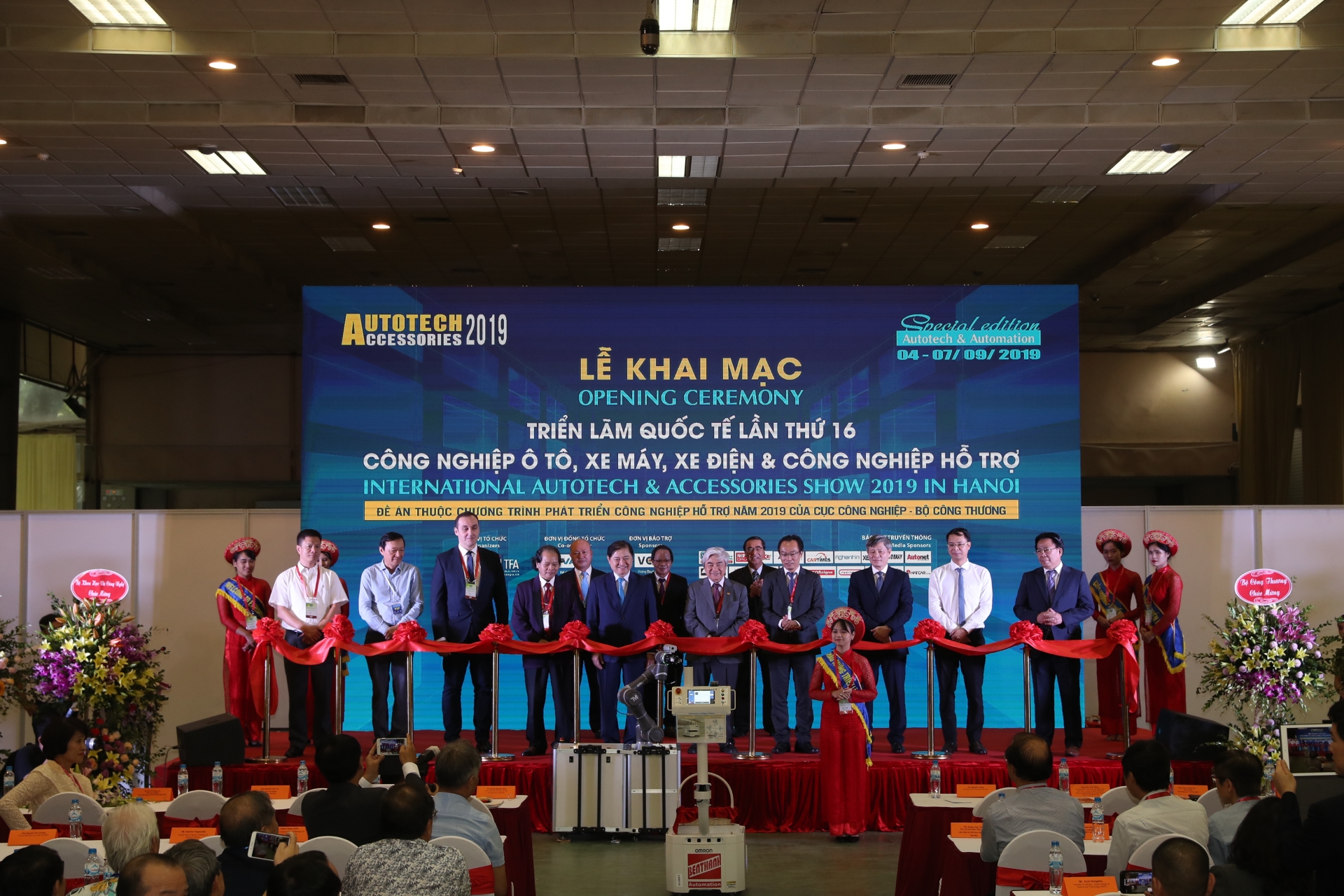 khai mac trien lam autotech accessories ve xe va cong nghiep phu tro tai ha noi