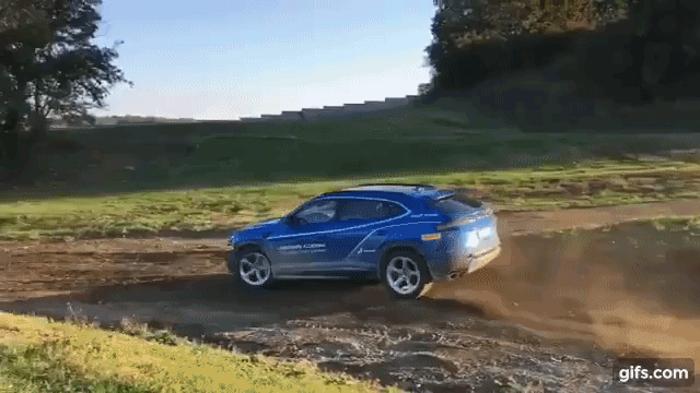 Siêu SUV Lamborghini Urus thể hiện màn vượt địa hình đường cát đầy điêu luyện Siêu SUV Lamborghini Urus thể hiện màn vượt địa hình đường cát đầy điêu luyện