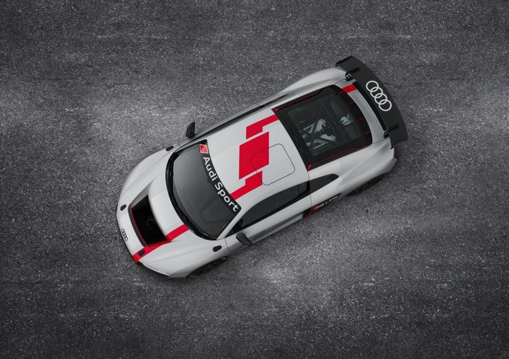 Nóc xe của Audi R8 LMS GT4 