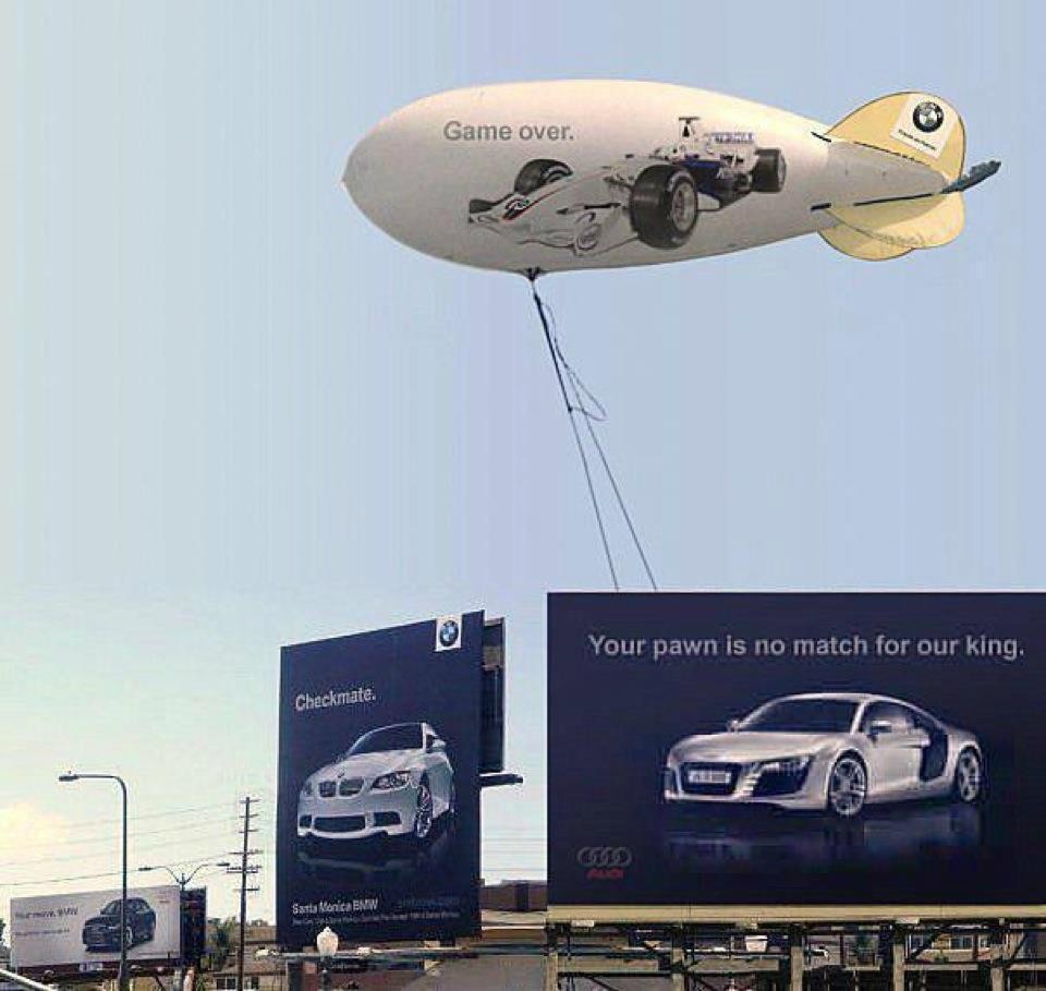 Thay vì dựng pa-nô quảng cáo mới, BMW dùng hẳn khí cầu zepơ