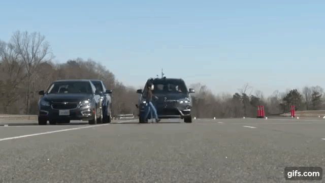 BMW X1 có hệ thống phanh khẩn cấp tự động cực tệ, tông thẳng vào người đi bộ trong thử nghiệm của IIHS BMW X1 có hệ thống phanh khẩn cấp tự động cực tệ, tông thẳng vào người đi bộ trong thử nghiệm của IIHS