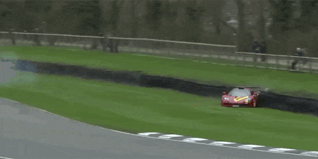 Tay trống của Pink Floyd gây chú ý với siêu xe triệu đô Ferrari LaFerrari Tay trống của Pink Floyd gây chú ý với siêu xe triệu đô Ferrari LaFerrari