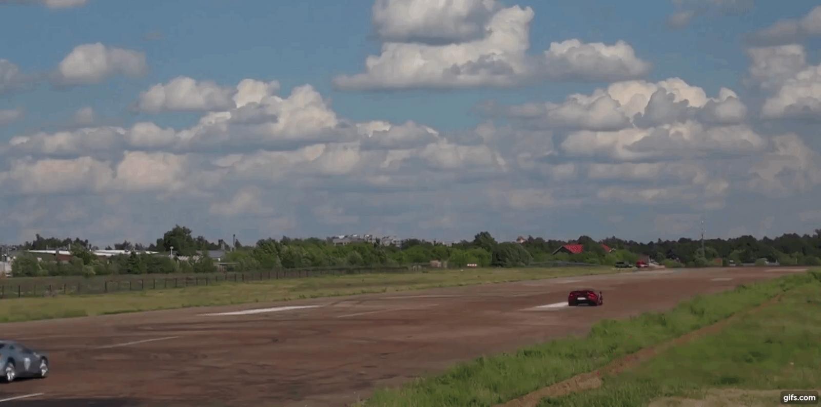 Kết quả lượt đua của McLaren 720S và Ferrari 488 GTB