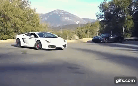 Cặp đôi siêu xe đã bị Cặp đôi siêu xe đã bị