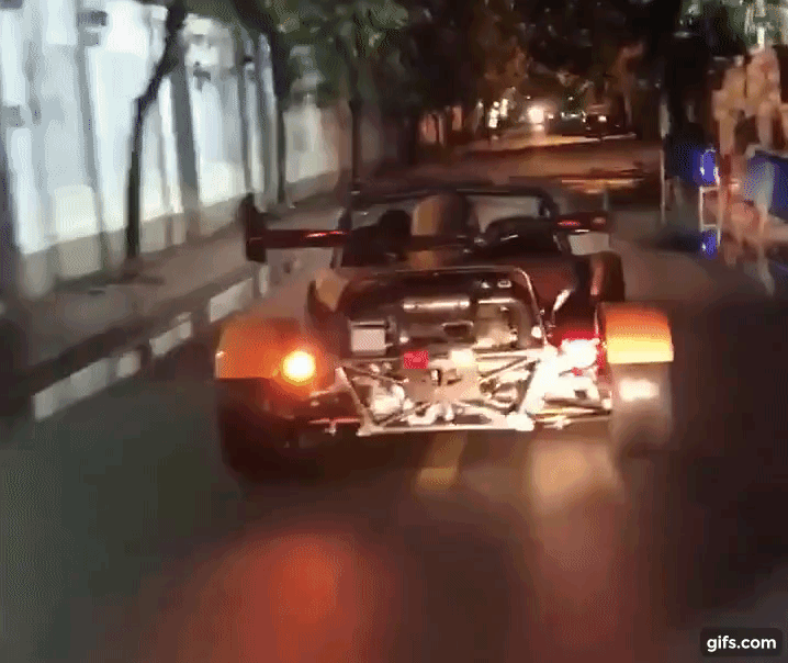 Biker Sài thành tậu xe đua đường phố Ariel Atom 3S đầu tiên tại Việt Nam Biker Sài thành tậu xe đua đường phố Ariel Atom 3S đầu tiên tại Việt Nam