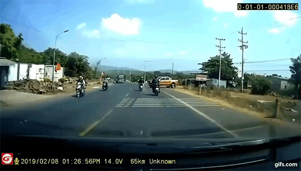 Khoảnh khắc vụ tai nạn liên hoàn xảy ra