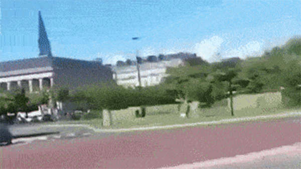 Thuê xe còn ham thể hiện, người lái Mercedes-AMG GLE 63 Coupe nhận cái kết Thuê xe còn ham thể hiện, người lái Mercedes-AMG GLE 63 Coupe nhận cái kết