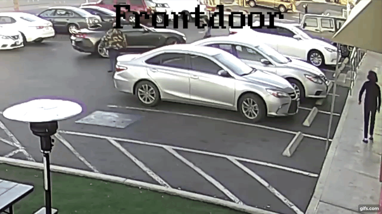 Chặn ô tô của nữ khách hàng Chặn ô tô của nữ khách hàng