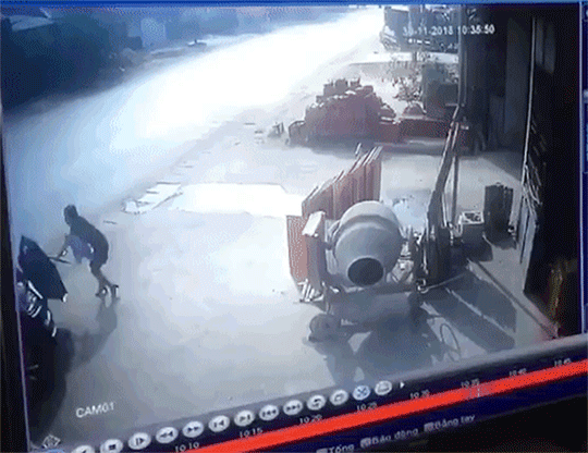 Thái Nguyên: SUV sang Range Rover đâm tử vong nữ hiệu trưởng đang đứng bên đường rồi bỏ chạy Thái Nguyên: SUV sang Range Rover đâm tử vong nữ hiệu trưởng đang đứng bên đường rồi bỏ chạy