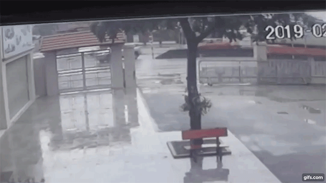 Khoảnh khắc vụ tai nạn liên hoàn xảy ra