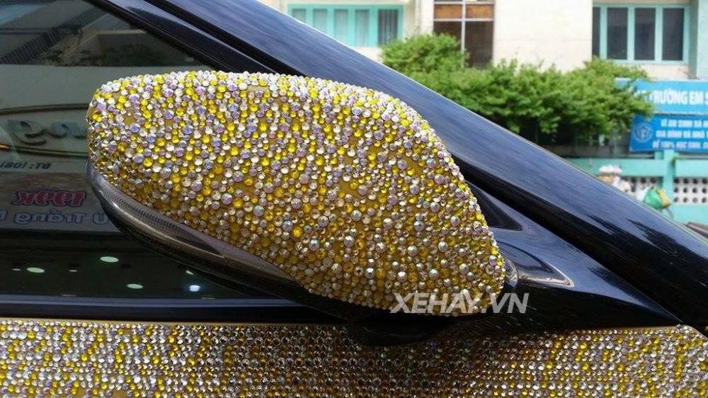 Huyndai Veloster nổi bật trên phố với 'chiếc áo pha lê lấp lánh'2.