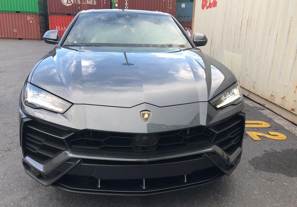 Cận cảnh siêu SUV Lamborghini Urus thứ 2 tại thị trường Việt Nam Cận cảnh siêu SUV Lamborghini Urus thứ 2 tại thị trường Việt Nam