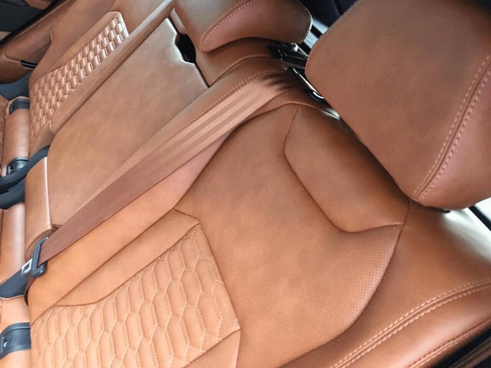 Cận cảnh siêu SUV Lamborghini Urus thứ 2 tại thị trường Việt Nam Cận cảnh siêu SUV Lamborghini Urus thứ 2 tại thị trường Việt Nam