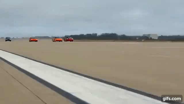 McLaren 720S chiến thắng trong cuộc đua drag 1/4 dặm đầy nghẹt thở McLaren 720S chiến thắng trong cuộc đua drag 1/4 dặm đầy nghẹt thở