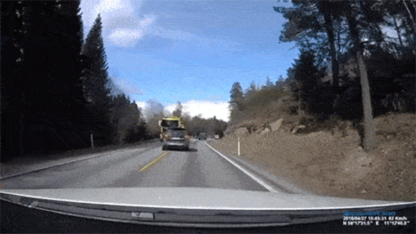 Vụ tai nạn trực diện này cho thấy sự an toàn của xe Volvo Vụ tai nạn trực diện này cho thấy sự an toàn của xe Volvo